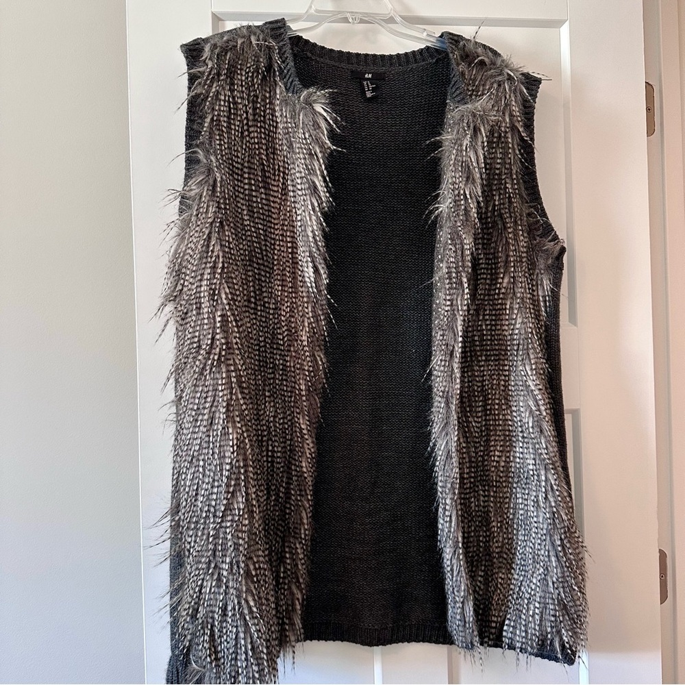 H&M Gray Faux Fur Front Knit Back Vest XL